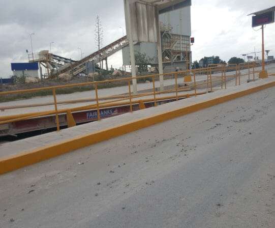 ¿Cómo mantener óptimas condiciones en la báscula de plataforma?